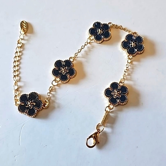 NIB Gold plated five petal navy blue flowers double sided bracelet - Picture 2 of 5